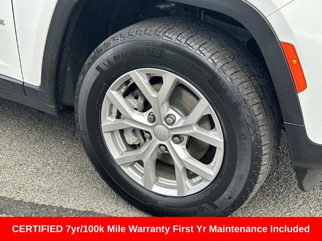 Used 2023 Jeep Grand Cherokee Limited AWD/4WD image 8