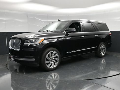 Used 2022 Lincoln Navigator L Reserve AWD/4WD image 8