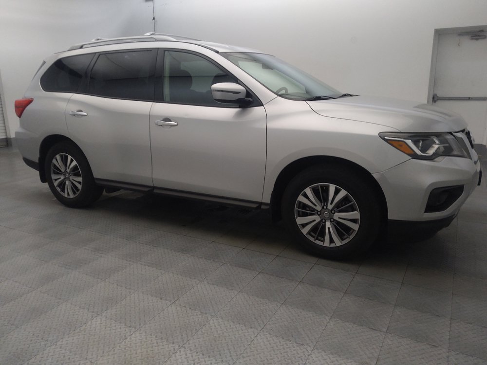 Used 2019 Nissan Pathfinder S FWD image 11