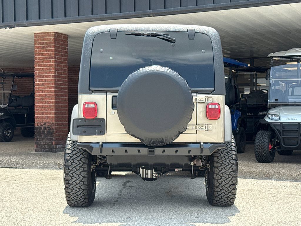 Used 2005 Jeep Wrangler Unlimited Rubicon w/ Sahara Edition Group AWD/4WD image 9