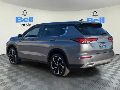 Used 2024 Mitsubishi Outlander AWD image 3