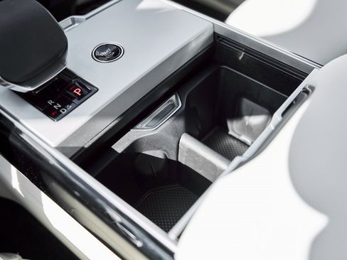 Used 2026 Land Rover Range Rover Long Wheelbase SE image 67