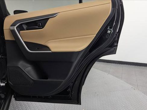 Used 2020 Toyota RAV4 LE w/ Phone Cable & Charge Package image 19