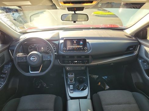 Used 2023 Nissan Rogue SV FWD image 10