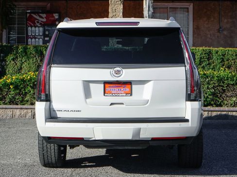 Used 2015 Cadillac Escalade Premium image 8