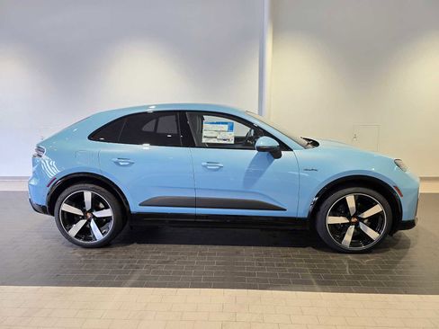New 2026 Porsche Macan 4 Electric AWD/4WD image 9