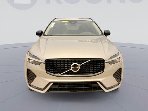 New 2025 Volvo XC60 B5 Core w/ Climate Package image 11
