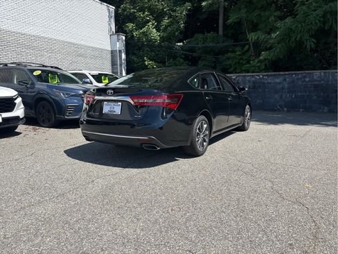 Used 2016 Toyota Avalon XLE Premium FWD image 6