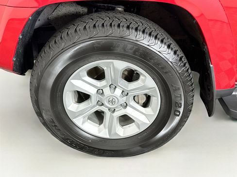 Used 2024 Toyota 4Runner SR5 image 11