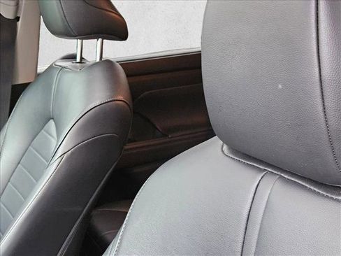 Used 2023 Toyota Highlander XLE FWD image 14