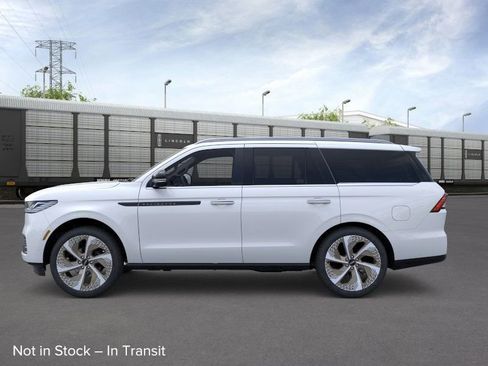 New 2026 Lincoln Navigator Black Label AWD/4WD image 3