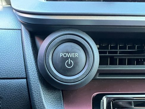 Used 2024 Toyota Prius Prime SE image 35