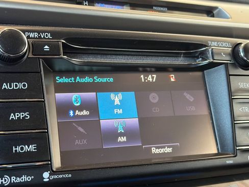 Used 2015 Toyota RAV4 XLE AWD/4WD image 17