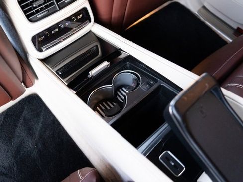 Used 2021 Mercedes-Benz Maybach GLS 600 4MATIC image 33