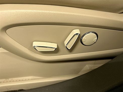 Used 2022 Lincoln Nautilus Reserve w/ Luxury Package image 10