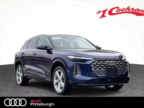 Certified 2025 Audi Q5 Premium Plus w/ Premium Plus image 1