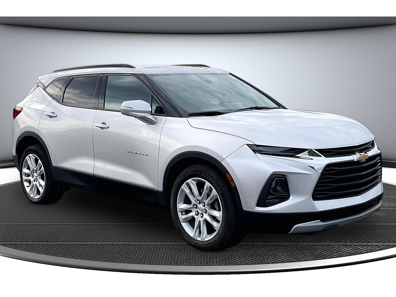 Used 2019 Chevrolet Blazer LT w/ Sun and Wheels Package AWD/4WD image 2