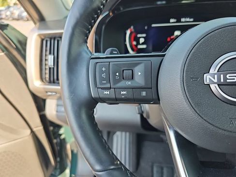 Used 2025 Nissan Pathfinder Platinum FWD image 19