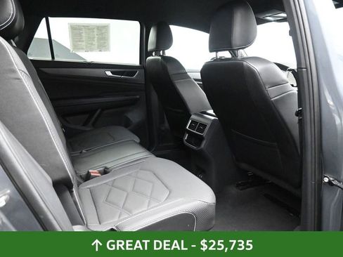 Used 2024 Volkswagen Atlas Cross Sport SE image 25