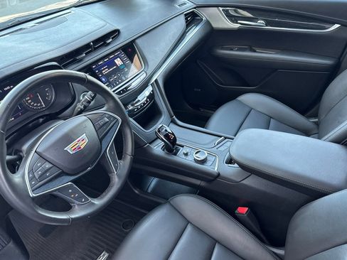 Used 2022 Cadillac XT5 Premium Luxury w/ Technology Package AWD/4WD image 10