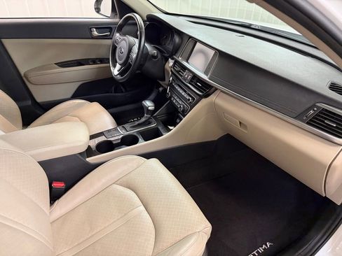 Used 2017 Kia Optima EX w/ Premium Package image 32