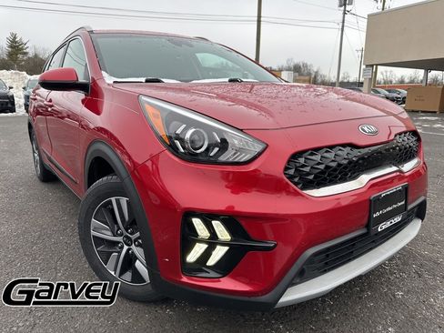 Certified 2020 Kia Niro LXS image 1