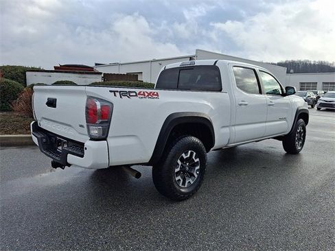 Certified 2023 Toyota Tacoma TRD Off-Road image 6
