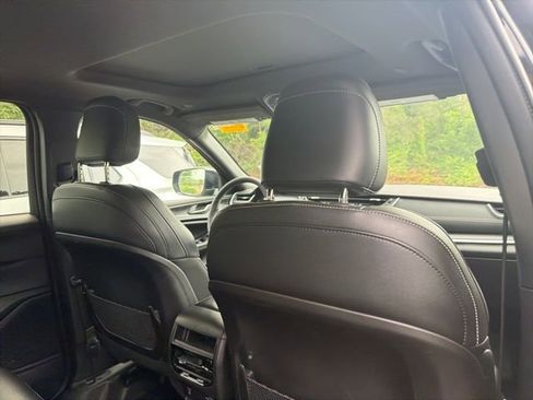 Used 2024 Jeep Grand Cherokee Altitude AWD/4WD image 14