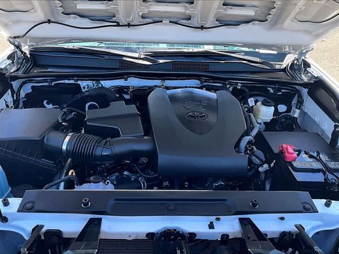 Certified 2023 Toyota Tacoma TRD Sport w/ Advanced Technology Package AWD/4WD image 31