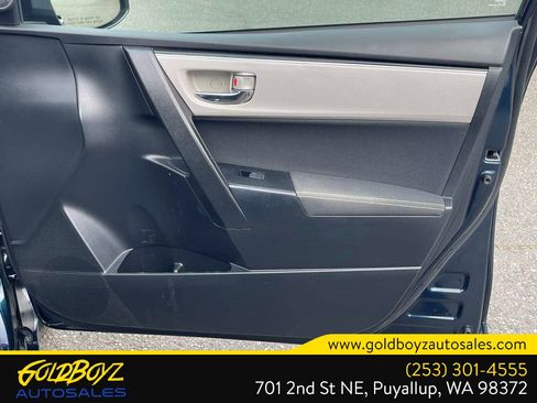 Used 2017 Toyota Corolla LE w/ Carpet Mat Package (TMS) FWD image 29
