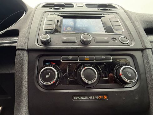 Used 2014 Volkswagen GTI Driver's Edition image 17