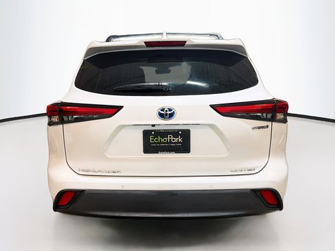Used 2022 Toyota Highlander Limited image 7