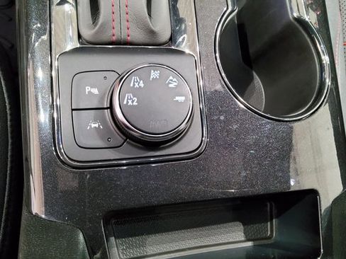 Used 2022 Chevrolet Blazer RS image 32