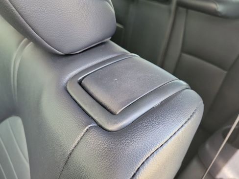 Used 2021 Toyota Highlander XLE image 16