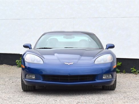 Used 2005 Chevrolet Corvette Coupe w/ Preferred Equipment Group RWD image 10