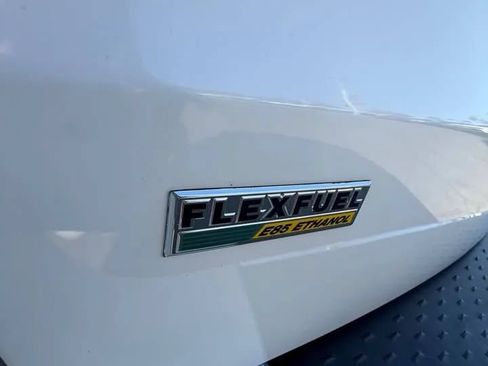 Used 2012 Chrysler Town & Country Touring w/ Entertainment Group #1 FWD image 6