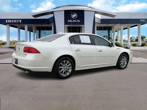 Used 2011 Buick Lucerne CXL image 3