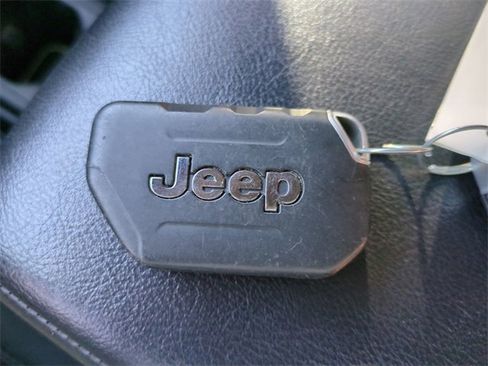 Used 2021 Jeep Wrangler Sport image 33