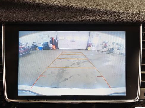 Used 2019 Buick Encore Sport Touring image 24