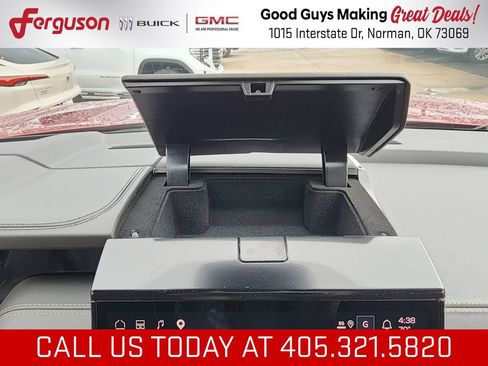 New 2026 GMC Yukon Elevation w/ Elevation Premium Package AWD/4WD image 32