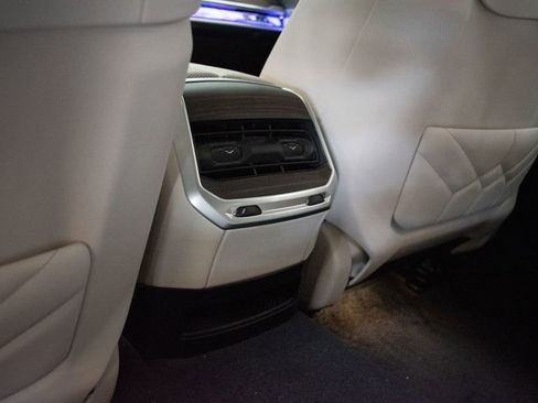 Certified 2023 BMW 760i xDrive w/ Executive Package AWD/4WD image 25