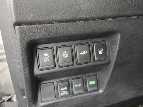 Used 2019 Nissan Rogue SV AWD/4WD image 31
