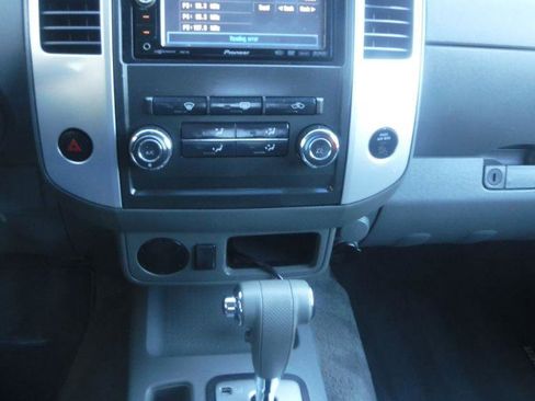 Used 2009 Nissan Frontier SE w/ SE Value Truck Pkg image 37