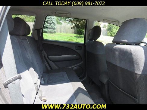 Used 2004 Mitsubishi Outlander LS image 30