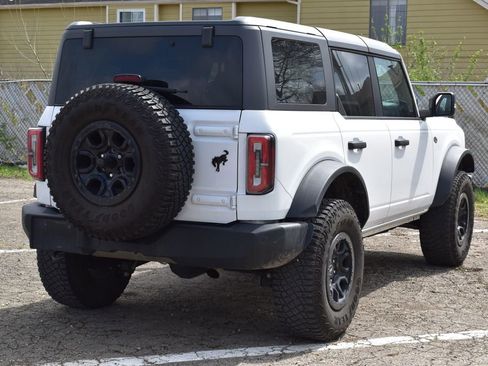 Used 2023 Ford Bronco Wildtrak image 6