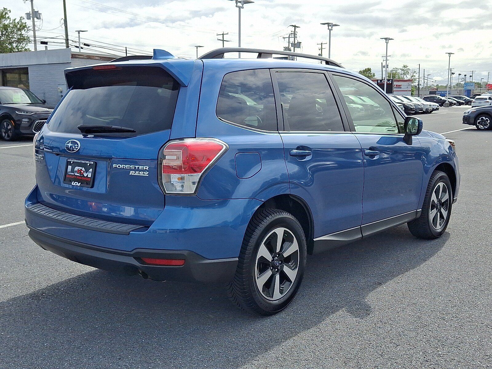 Used 2017 Subaru Forester 2.5i Premium w/ Popular Package #2A AWD/4WD image 5
