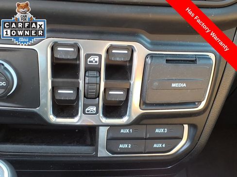 Used 2023 Jeep Wrangler Unlimited Sahara w/ Cold Weather Group AWD/4WD image 22