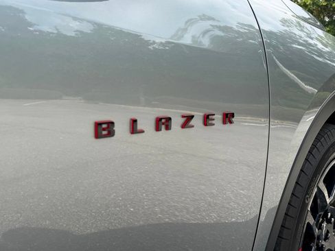 Used 2025 Chevrolet Blazer LT w/ Sound & Technology Package FWD image 28