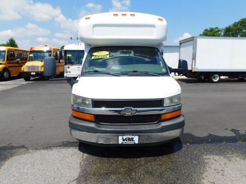 Used 2012 Chevrolet Express 4500 w/ Shuttle Bus Package image 4