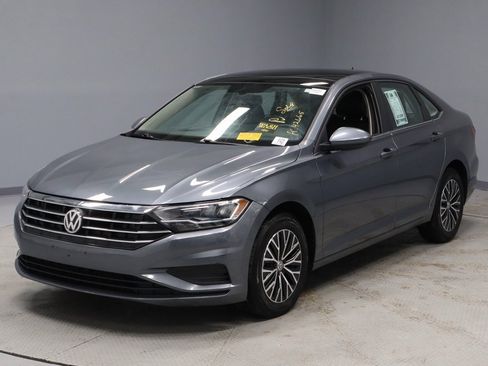 Used 2021 Volkswagen Jetta SE w/ SE Cold Weather Package image 6